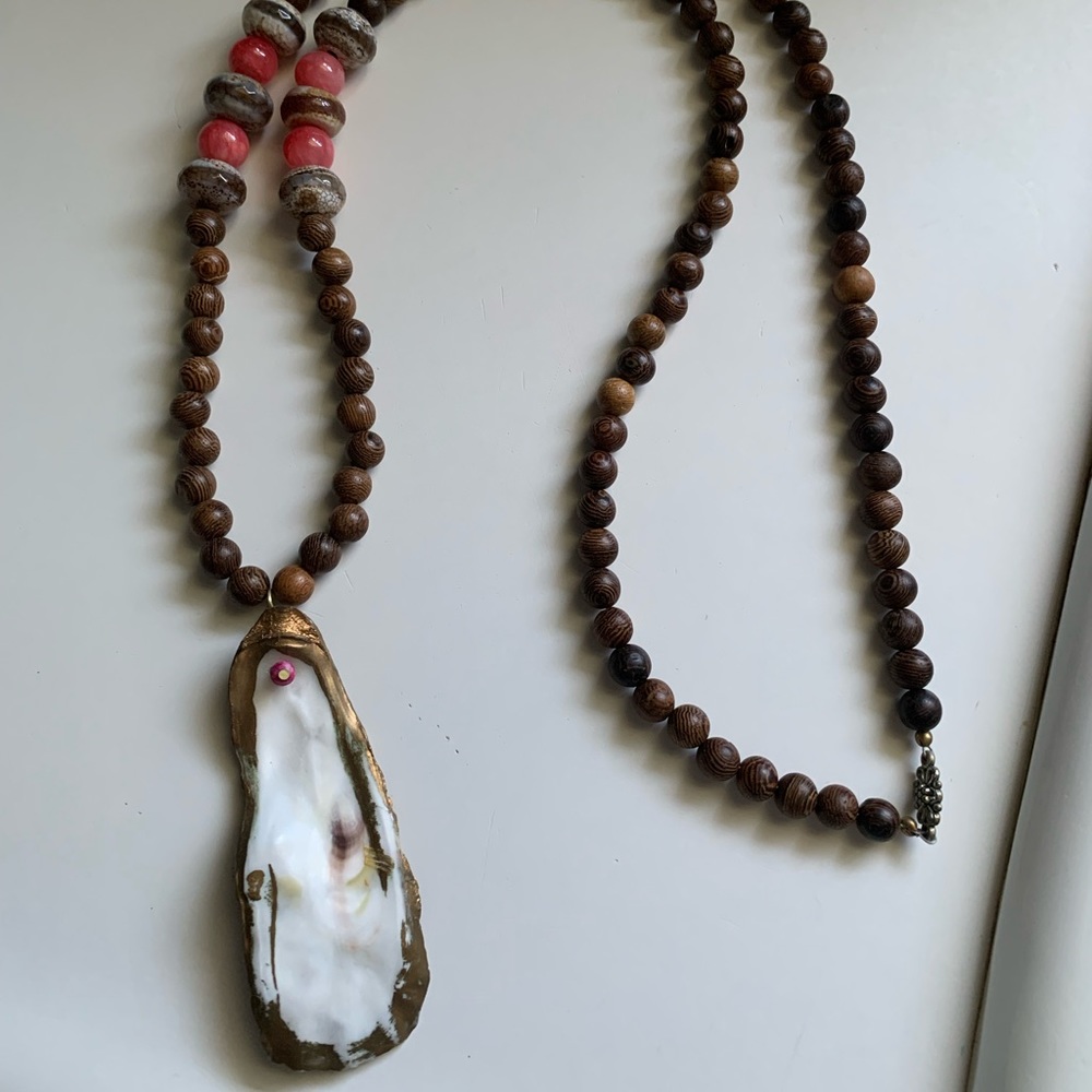 Wood Bead Oyster Shell Necklace 🦪
